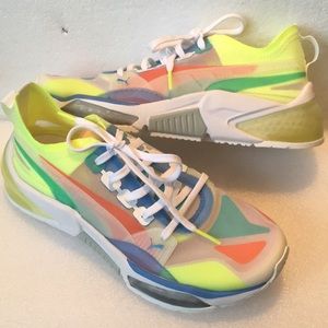 Women Puma’s ( size 6.5 )